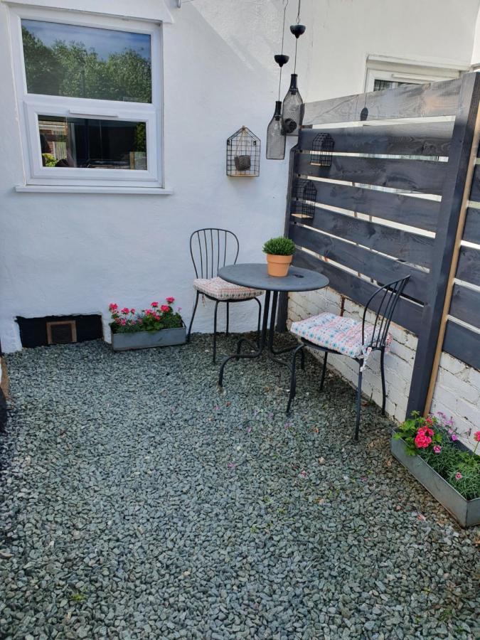 Cosy Cottage In Heart Of Llangollen Exterior foto